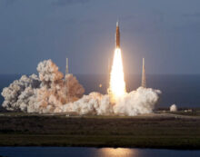 USA aims at the Moon for first time since 1972