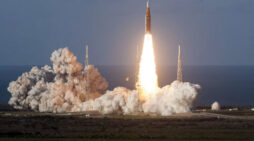 USA aims at the Moon for first time since 1972